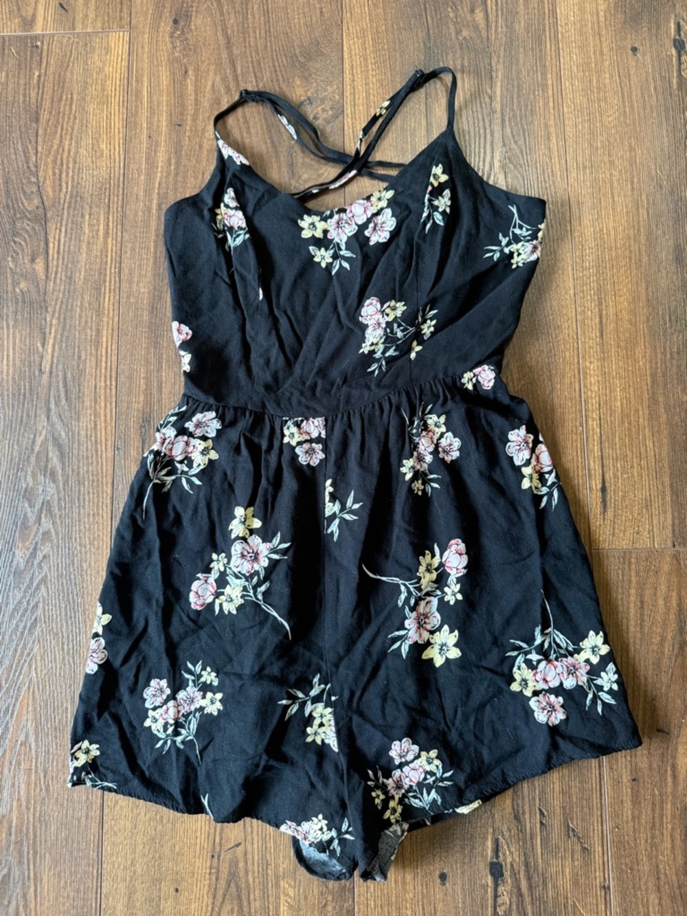 Garage Womens Romper Black Floral Sleeveless Keyhole Back Elastic Size XS